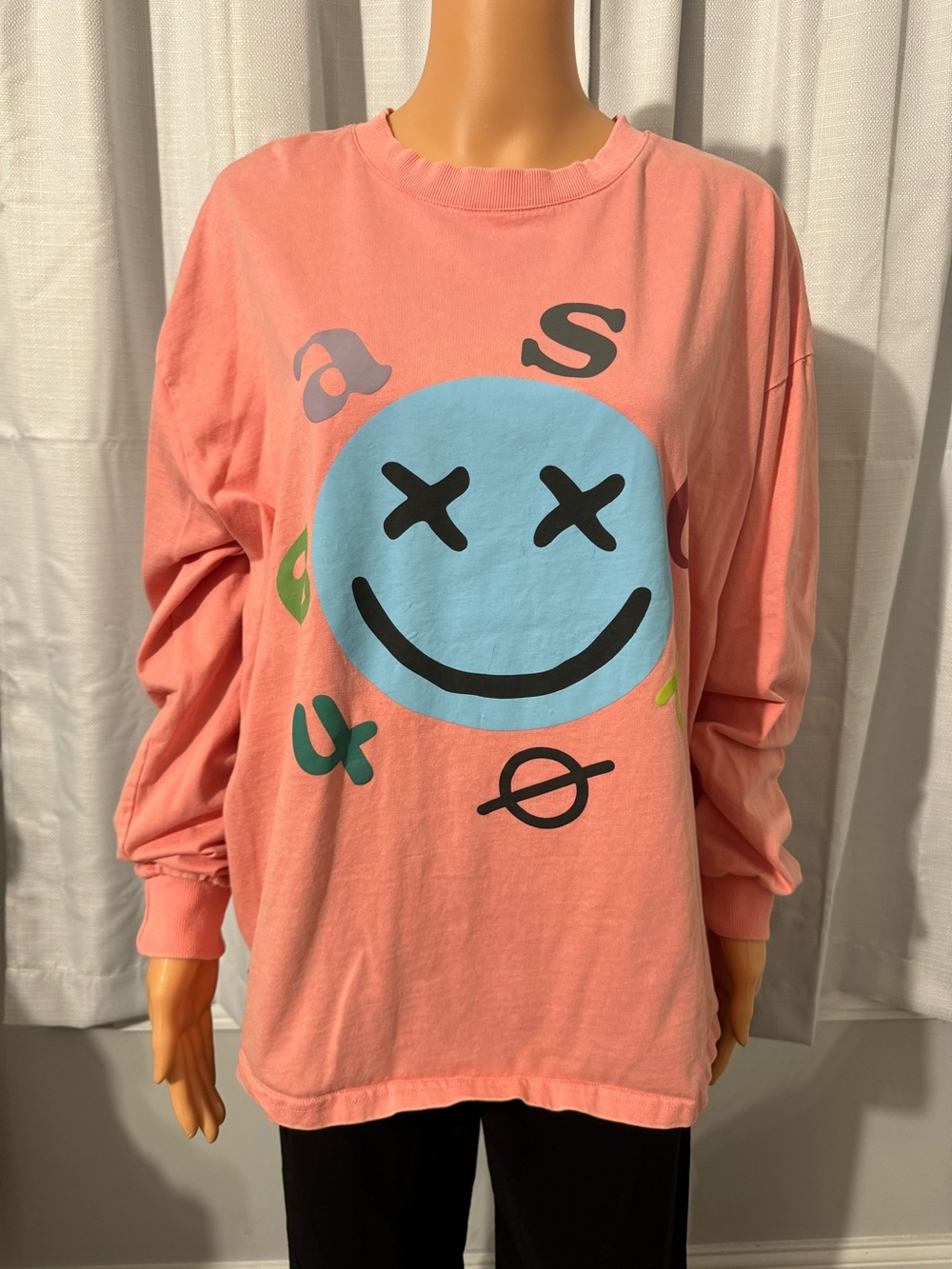 Cute Easel size S pink long sleeve oversized smile face logo shirt great